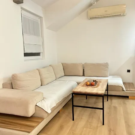 Nest Zen Garden דירה